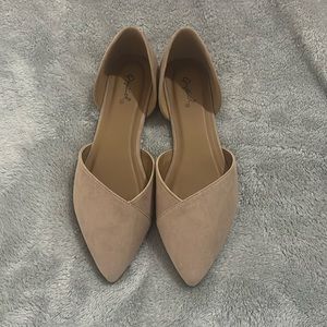 Qupid flats - tan/beige color NWOT